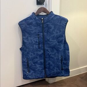 Discontinued Peter Millar Crown Micro Shearling Fleece Vest Blue Camo Print